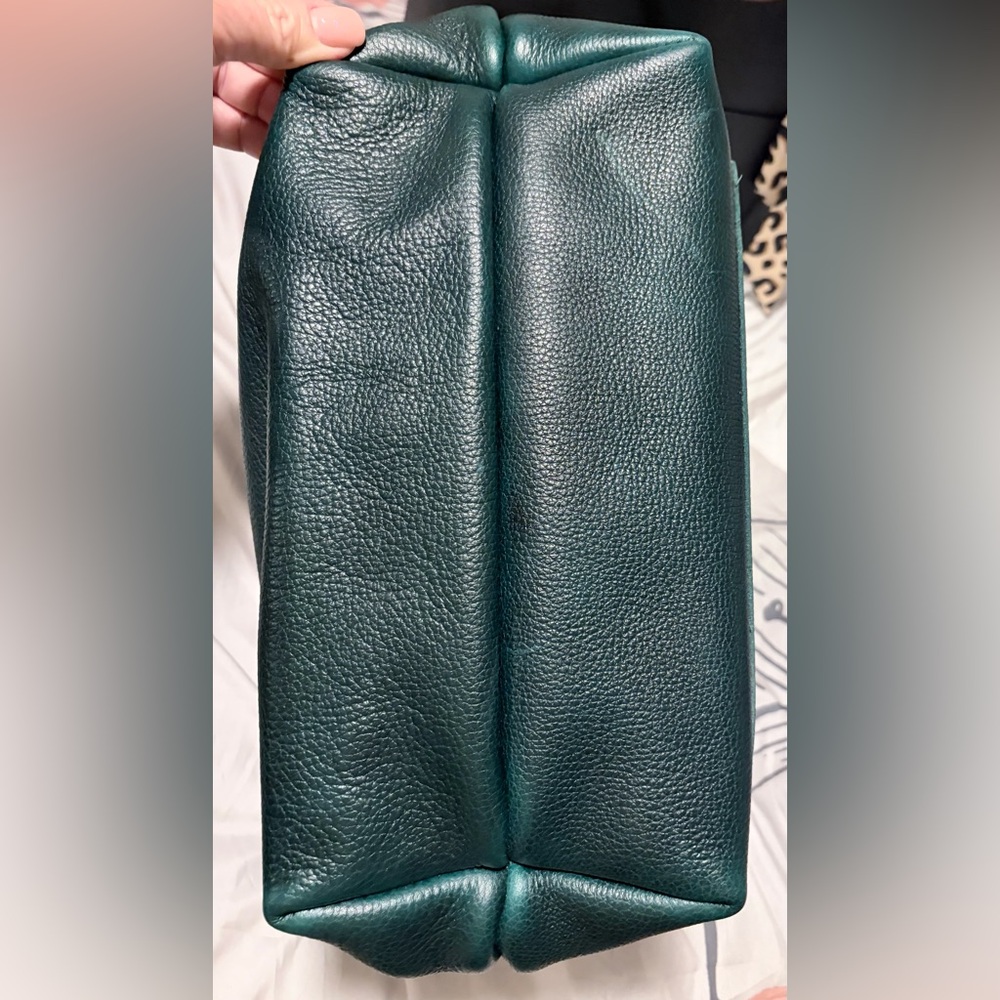 Portland Leather Dark Green Tote Bag - Picture 8 of 9